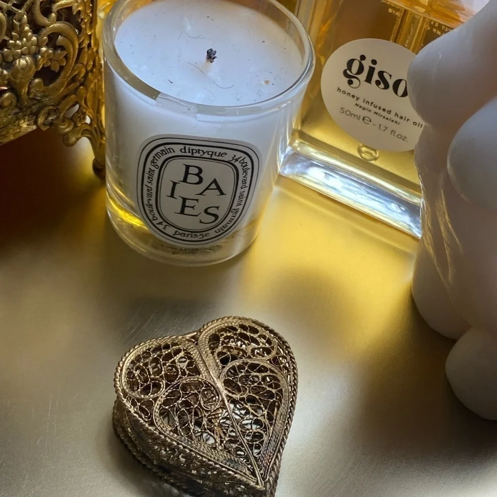 𝅺antique Signed CU Gold Gilt Filigree 1.5” mini heart proposal box